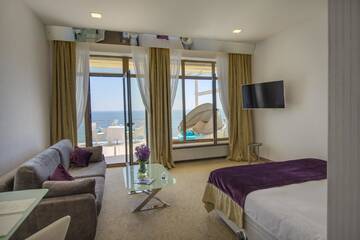 Улучшенный полулюкс с видом на море в Отеле Hotel Panorama De Luxe